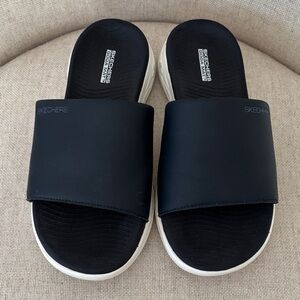 Skechers Goga Mat slides